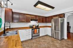 32 WESSENGER DRIVE | Barrie Ontario | Slide Image Eight