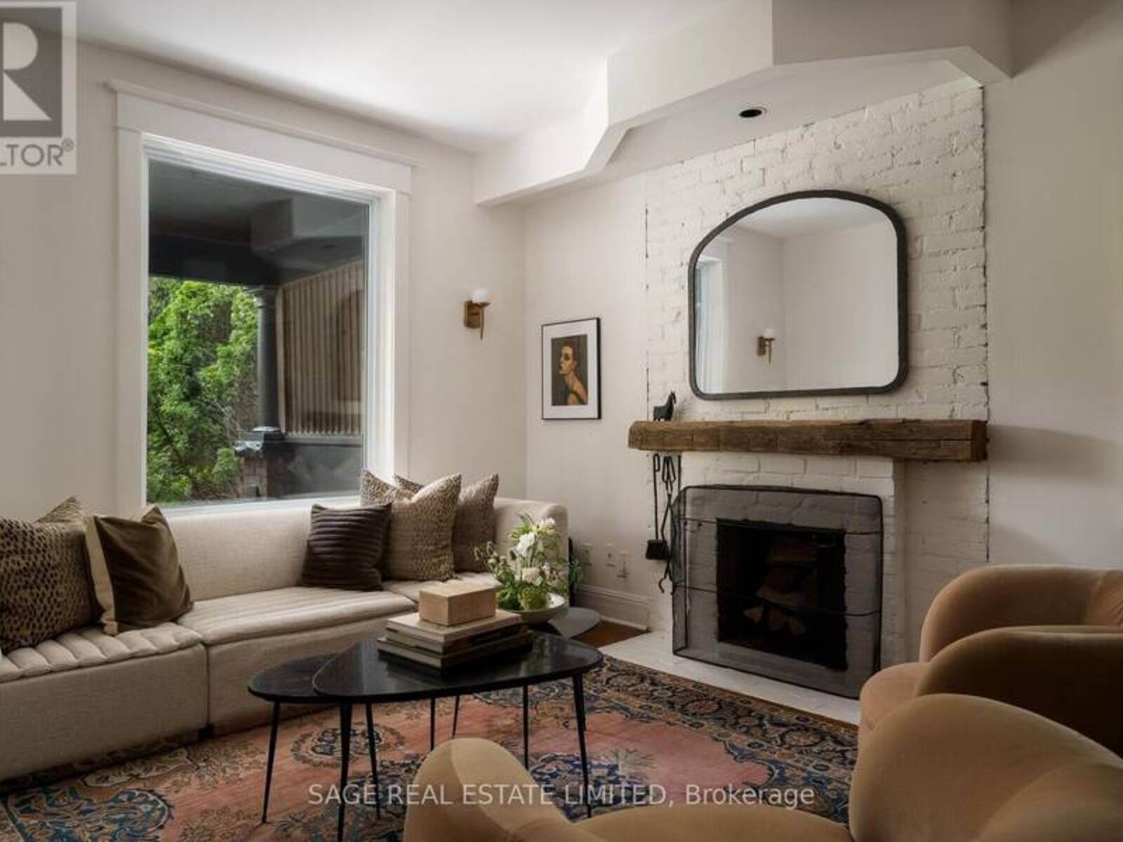 121 GLENDALE AVENUE, Toronto, Ontario M6R 2T3