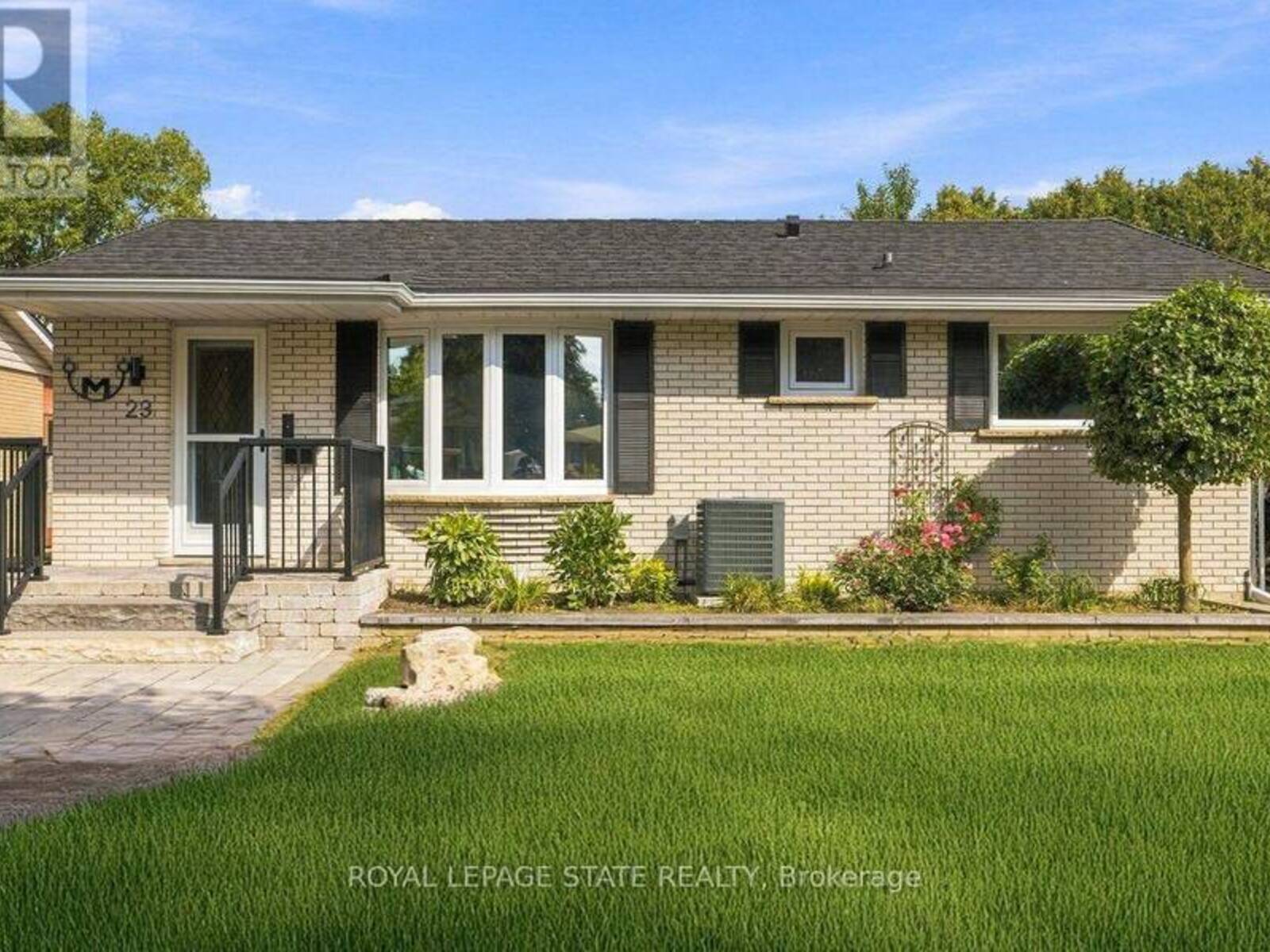 23 ALLANTON BOULEVARD, Brantford, Ontario N3R 3B8