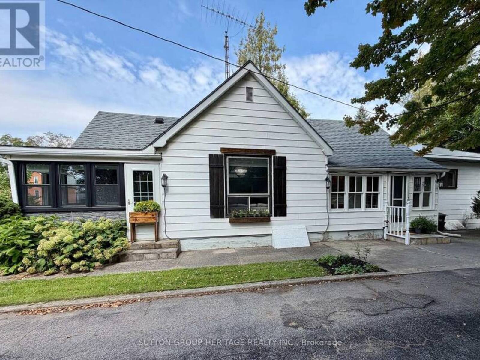 355 GILBERT AVENUE, Delhi, Ontario N4B 2L4