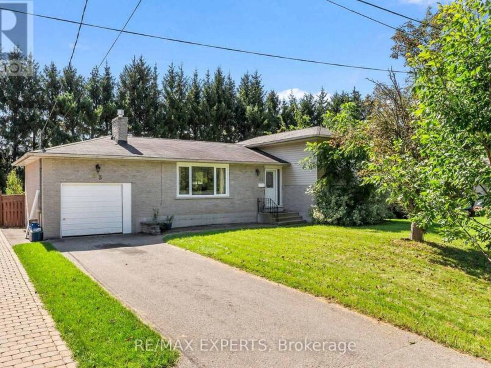 23 THOMAS STREET, Cobourg, Ontario K9A 1K1