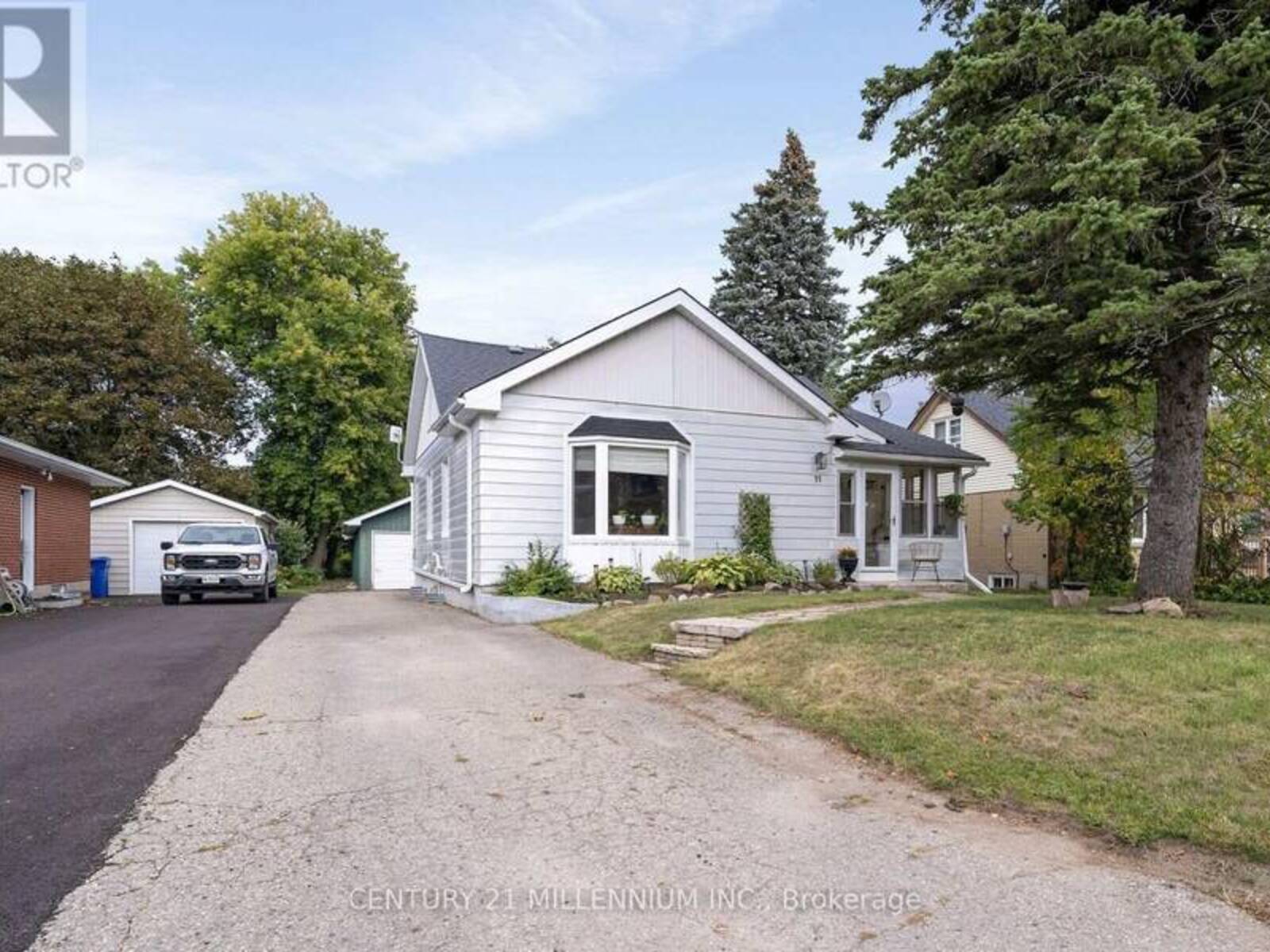 11 DUNDAS STREET W, Erin, Ontario N0B 1T0