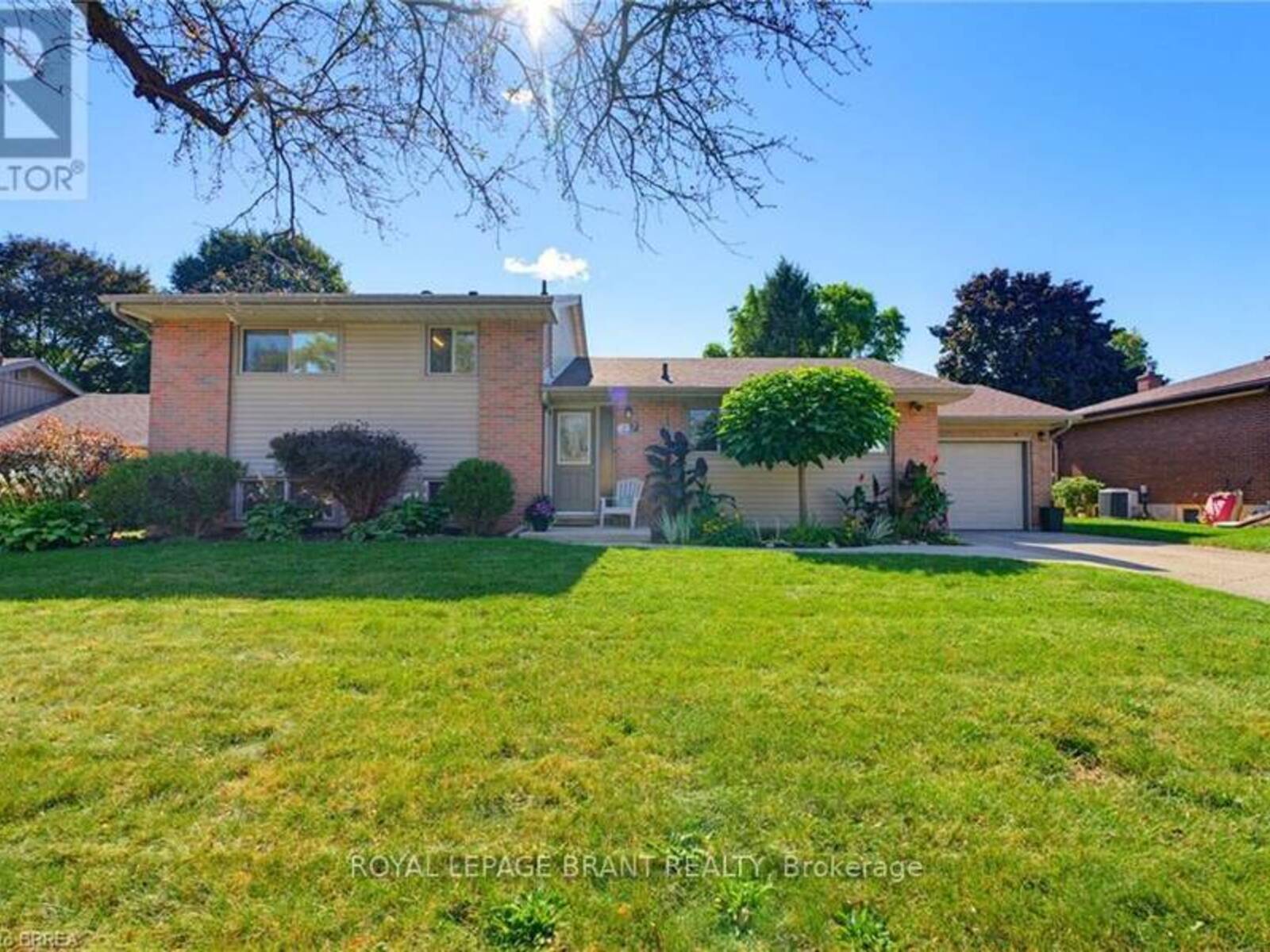 27 BRIER CRESCENT, Brantford, Ontario N3R 3M5