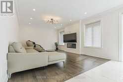 16 FAIR WINDS LANE | East Gwillimbury Ontario | Slide Image Ten