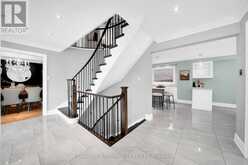 68 AUTUMN WAY | Aurora Ontario | Slide Image Twelve