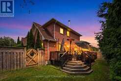 68 AUTUMN WAY | Aurora Ontario | Slide Image Three