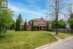 68 AUTUMN WAY | Aurora Ontario | Slide Image Four