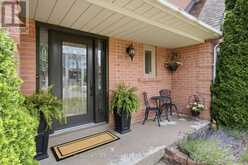 68 AUTUMN WAY | Aurora Ontario | Slide Image Five