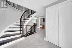 68 AUTUMN WAY | Aurora Ontario | Slide Image Six