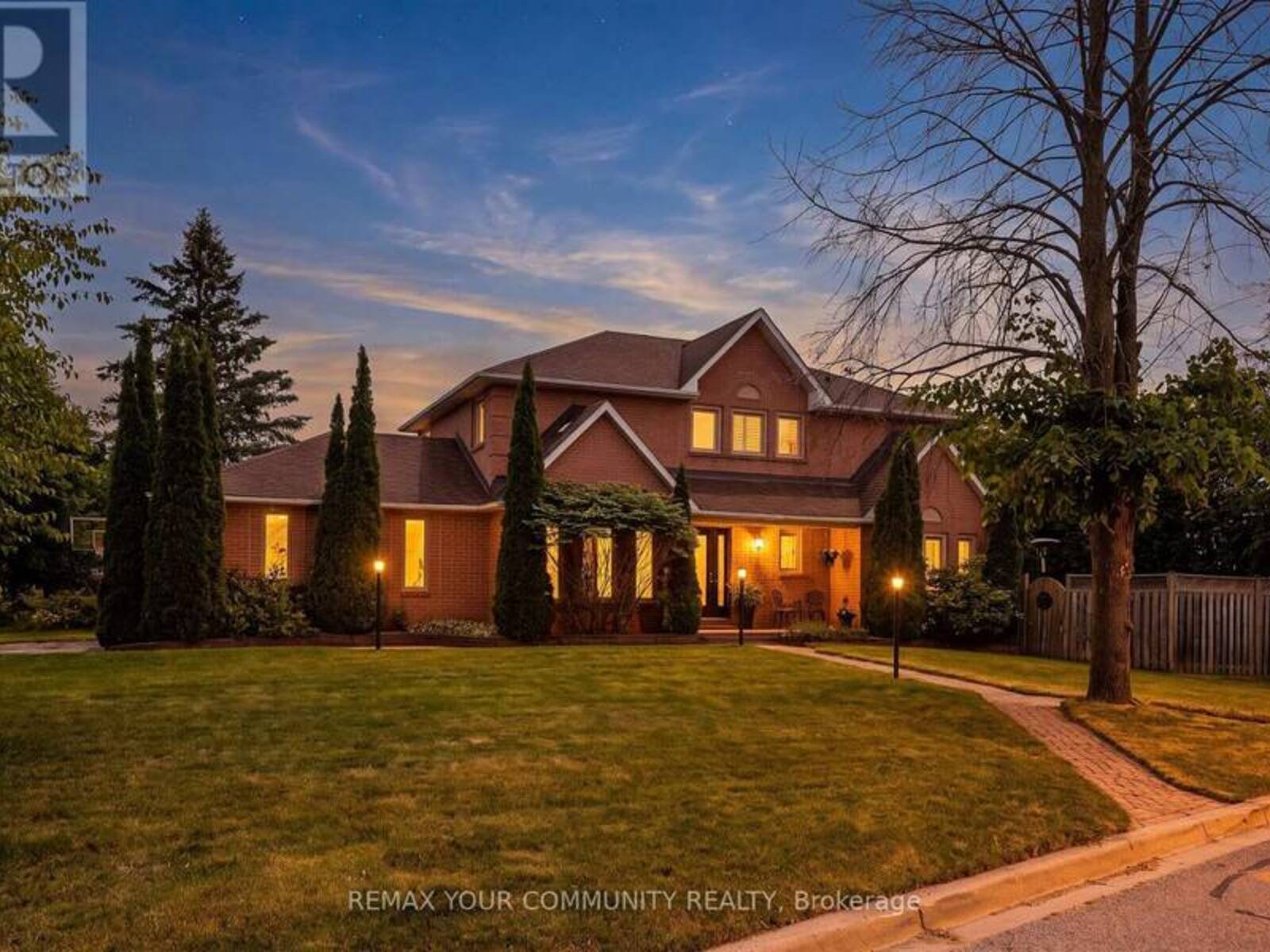 68 AUTUMN WAY, Aurora, Ontario L4G 4P4