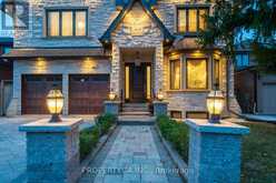 109 OXFORD STREET | Richmond Hill Ontario | Slide Image One