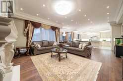 109 OXFORD STREET | Richmond Hill Ontario | Slide Image Twenty