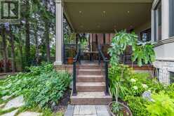 109 OXFORD STREET | Richmond Hill Ontario | Slide Image Nine