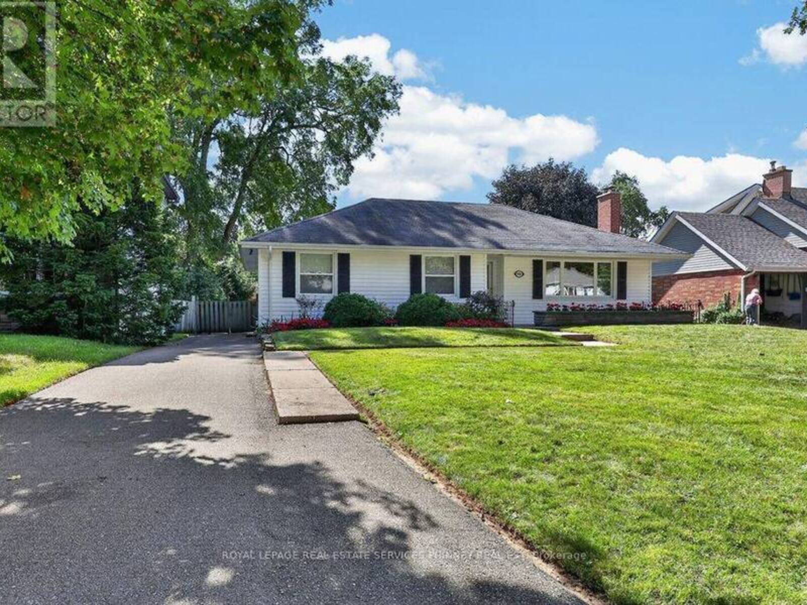 948 LONG DRIVE, Burlington, Ontario L7T 3K1