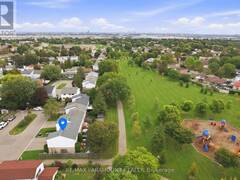 16 GLENEADEN COURT Brampton Ontario, L6S 2J7