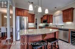 404 SOUTH CARRIAGE WAY | London Ontario | Slide Image Thirteen