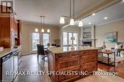 404 SOUTH CARRIAGE WAY | London Ontario | Slide Image Fifteen