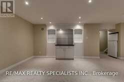 404 SOUTH CARRIAGE WAY | London Ontario | Slide Image Twenty-nine