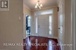 404 SOUTH CARRIAGE WAY | London Ontario | Slide Image Five