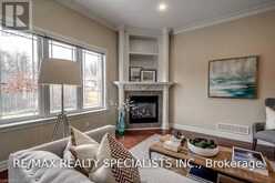 404 SOUTH CARRIAGE WAY | London Ontario | Slide Image Eight