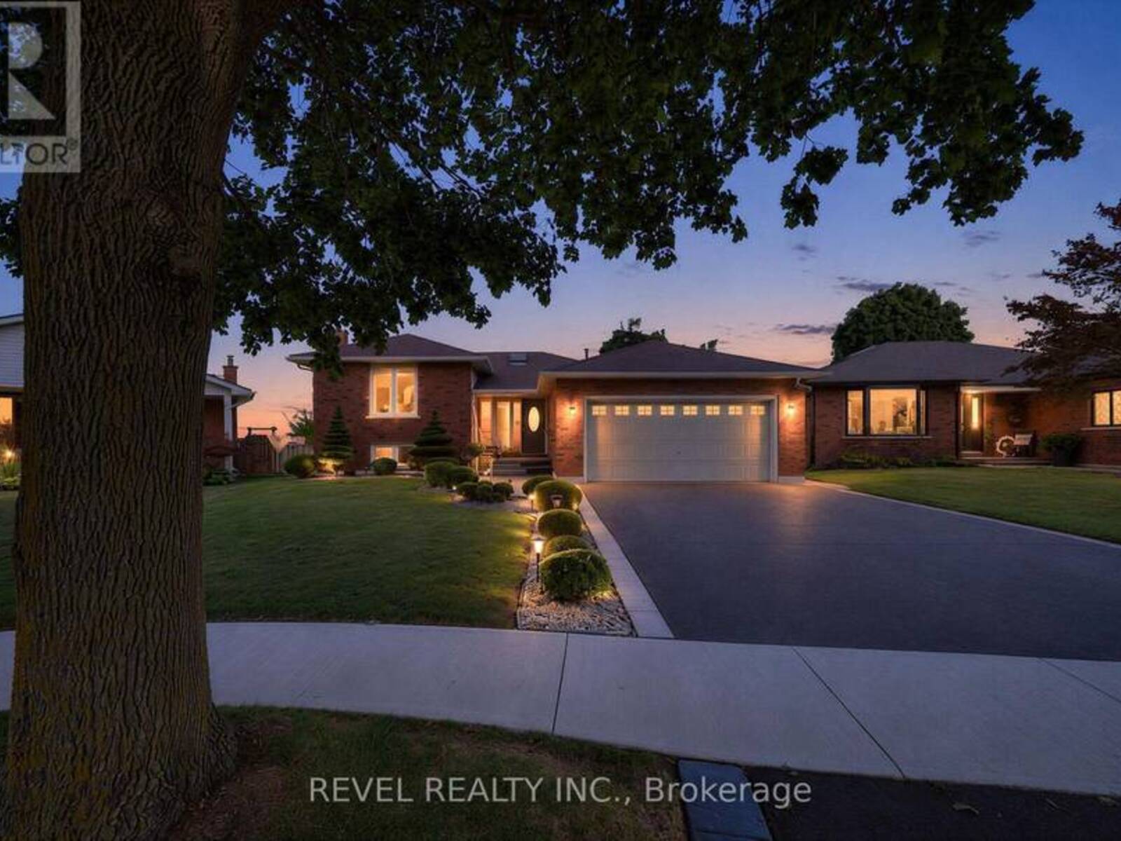 15 FOX RUN, Brantford, Ontario N3R 7P9