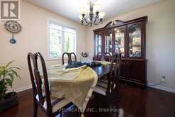 15 FOX RUN | Brantford Ontario | Slide Image Ten