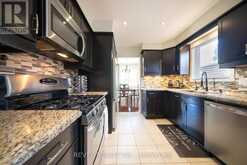 15 FOX RUN | Brantford Ontario | Slide Image Twelve