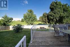 15 FOX RUN | Brantford Ontario | Slide Image Thirty