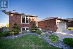 15 FOX RUN | Brantford Ontario | Slide Image Four