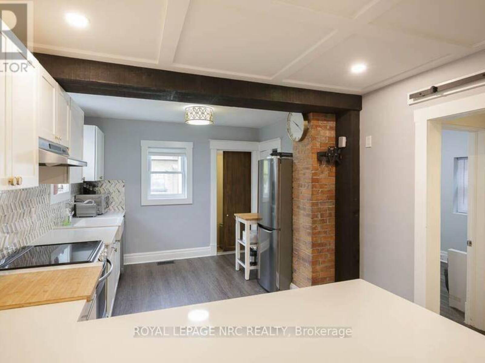 241 VINE STREET, St. Catharines, Ontario L2M 4S9