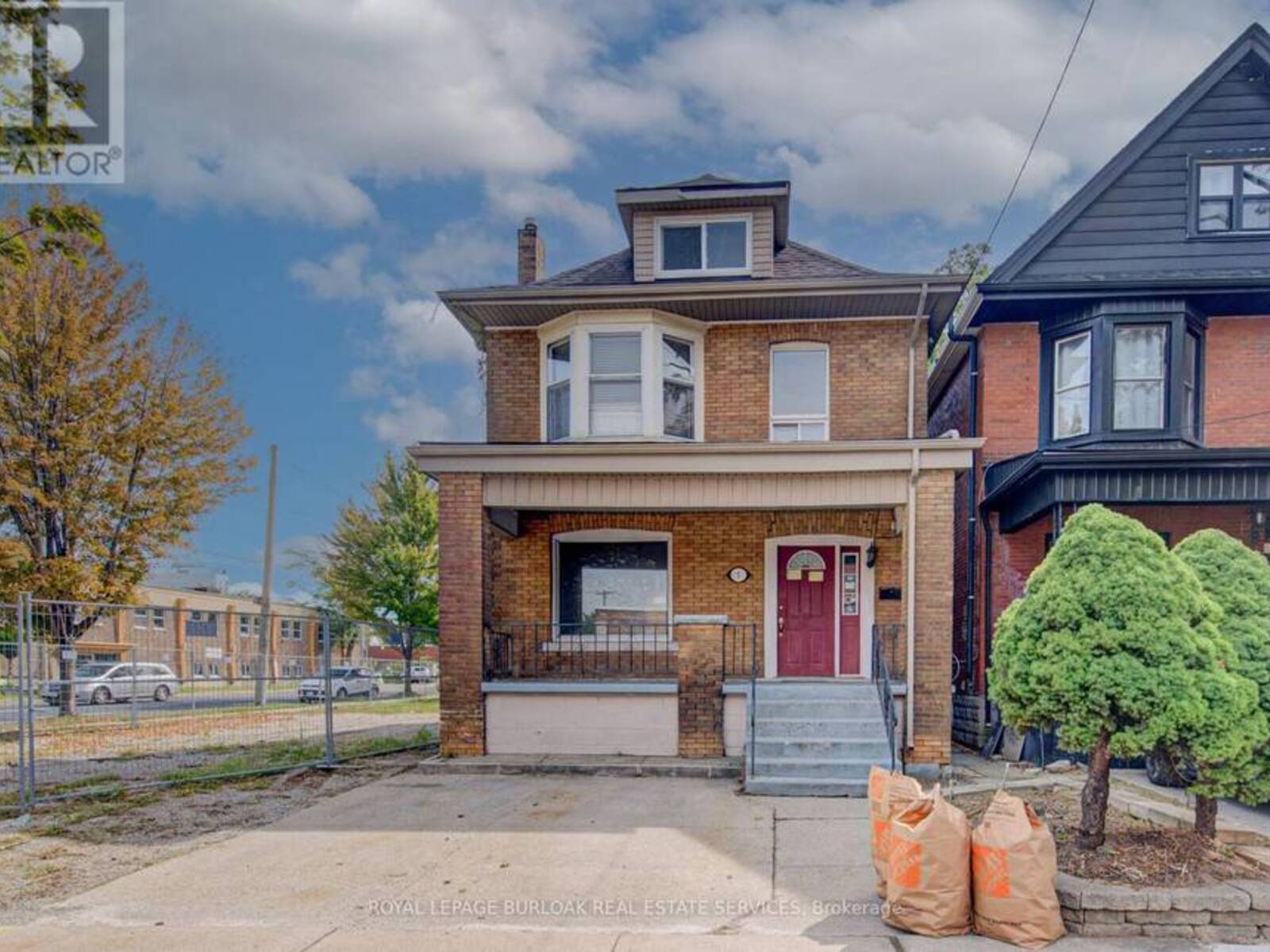 5 BARNESDALE AVENUE, Hamilton, Ontario L8M 2V1