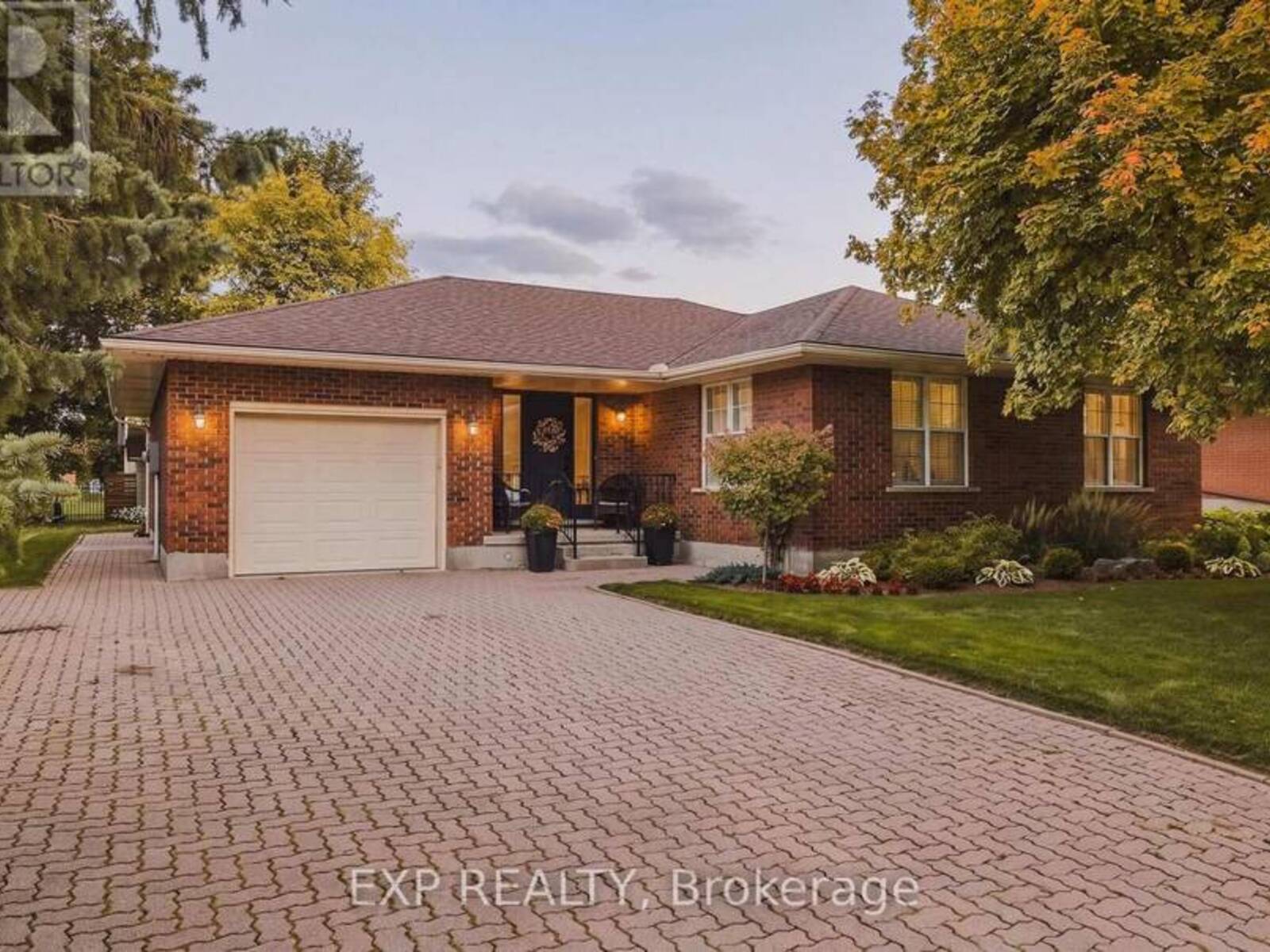 122 WATER STREET, Woolwich, Ontario N0B 2N0