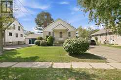 86 FOREST AVENUE | Port Colborne Ontario | Slide Image Three