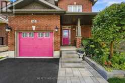 43 BOOTH LANE | Barrie Ontario | Slide Image Three
