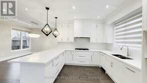 204 MARY STREET | Oakville Ontario | Slide Image Twelve