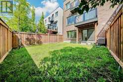 17 VAUDEVILLE DRIVE | Toronto Ontario | Slide Image Three