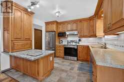 5 BROOKS CIRCLE | Smithville Ontario | Slide Image Eleven