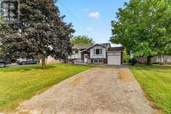 5 BROOKS CIRCLE | Smithville Ontario | Slide Image Two