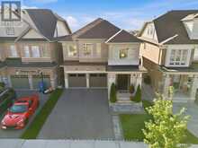 70 BALSDON HOLLOW | East Gwillimbury Ontario | Slide Image Four