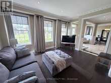 6 CRESCENT PARK LANE | Markham Ontario | Slide Image Eight