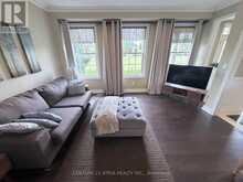 6 CRESCENT PARK LANE | Markham Ontario | Slide Image Nine