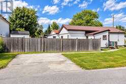 381 FOREST AVENUE S | Orillia Ontario | Slide Image Four
