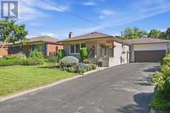 305 QUEEN MARY DRIVE | Oakville Ontario | Slide Image Five