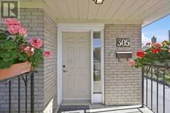 305 QUEEN MARY DRIVE | Oakville Ontario | Slide Image Six