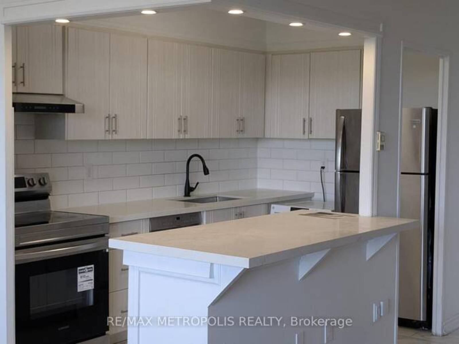 #607 - 5 MASSEY SQUARE, Toronto, Ontario M4C 5L6