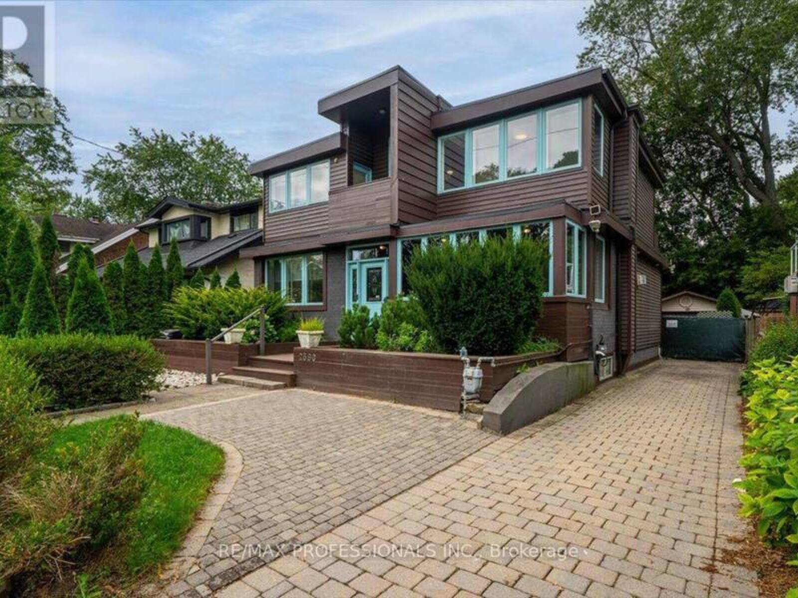 2580 LAKE SHORE BOULEVARD W, Toronto, Ontario M8V 1G2