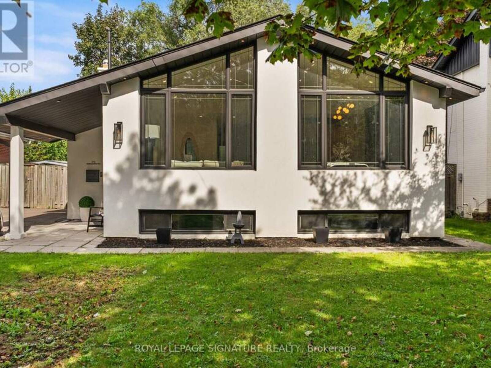 75 RANGOON ROAD, Toronto, Ontario M9C 4N8