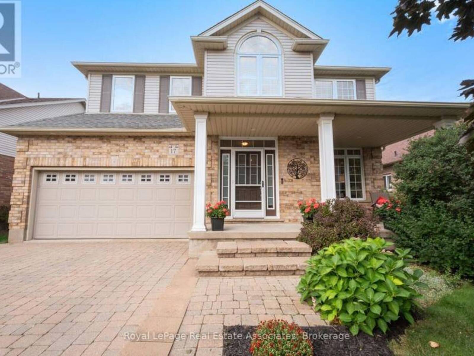 17 NELLES STREET, Halton Hills, Ontario L7J 2Y7