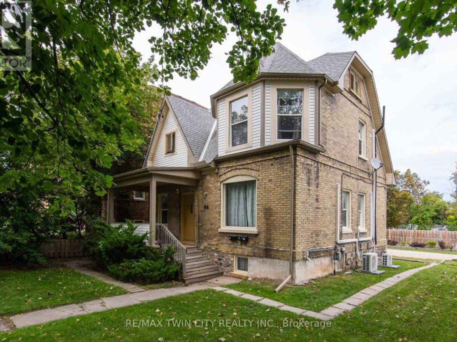 94 MARGARET AVENUE, Kitchener, Ontario N2H 4H6