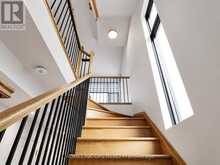 12 HOSTEL LANE N | Richmond Hill Ontario | Slide Image Fifteen
